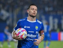 Di Tengah Perombakan Tim, Marc Klok Jadi Pilar Kekuatan Persib