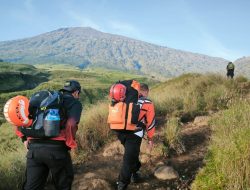 2 Remaja Jatuh ke Jurang 100 Meter di Gunung Puntang, Evakuasinya Dramatis