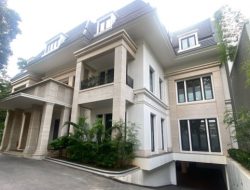 Riza Chalid Masih Dicari Rumah Mewahnya di Rancamaya Disita