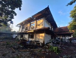 Tangis Satpam Gedung Sate 10 Motor Rusak dan Dibakar Massa Ricuh