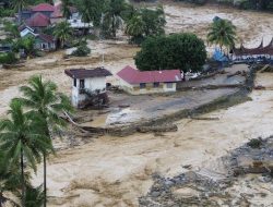 Bandung dan Sumatera Dilanda Banjir, Raffi Ahmad Sebar Tim Beri Bantuan