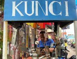 Balada Nana Tukang Kunci di Kuningan